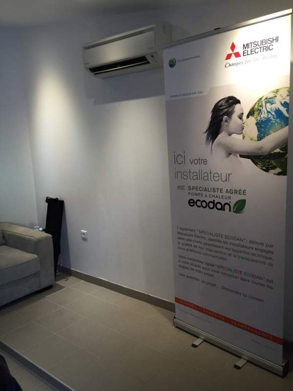 Installation de climatisation réversible murale dans une boutique à Marseille 13012